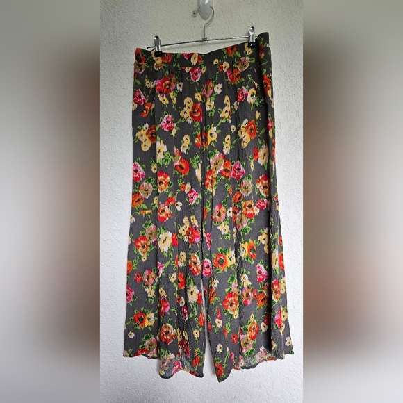 Ivy Jane Flowy Floral Wide Leg Cropped Pant size Large - Picture 1 of 7